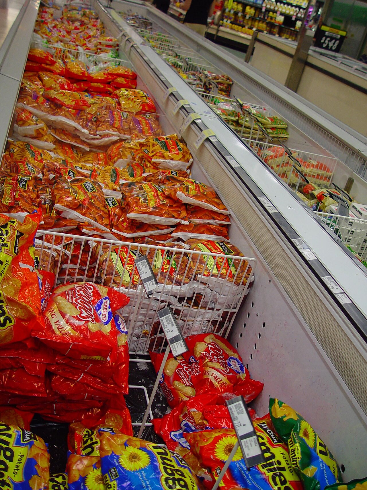 Expositor de alimentos congelados en un supermercado